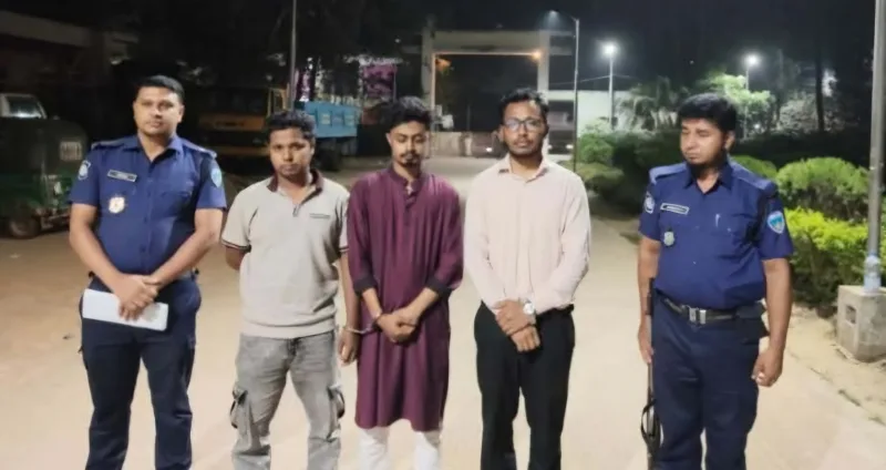 বাঁশখালীতে অনলাইন জুয়ায় লিপ্ত দুই যুবক আটক, কারাদণ্ড প্রদান