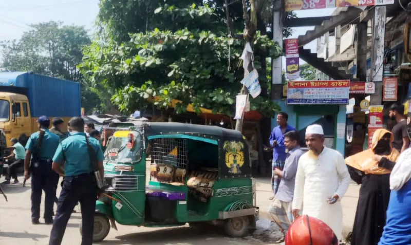 কর্ণফুলীতে বিএনপি নেতার নিয়ন্ত্রণে সিএনজি অটোরিকশা টোকেন বাণিজ্য