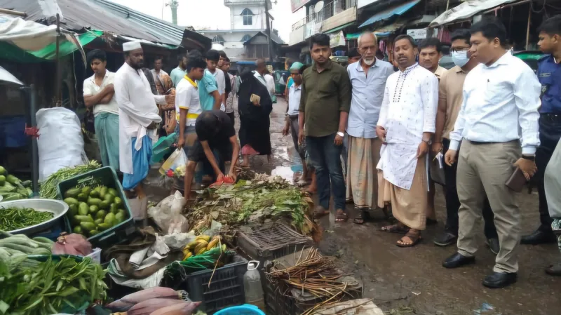 আনোয়ারার বটতলী বাজারে এসিল্যান্ডের অভিযানঃ ১০ হাজার টাকা জরিমানা