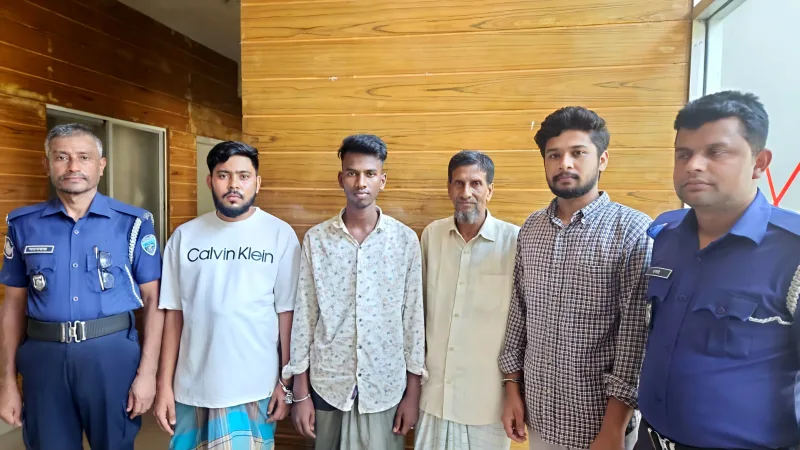 আনোয়ারায় ছাত্রলীগের ঝটিকা মিছিলের পর পুলিশের অ্যাকশনঃ গ্রেফতার ৪
