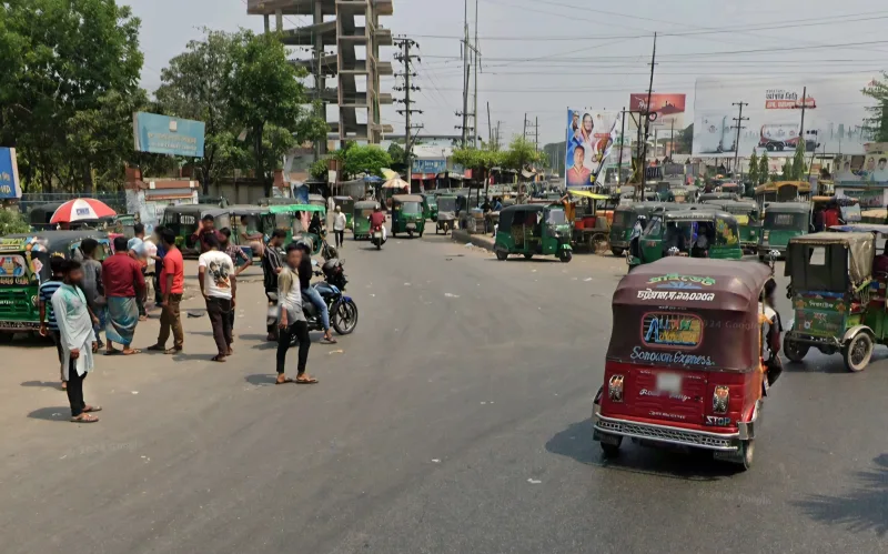 কর্ণফুলীতে বাস-ট্রাক-সিএনজির ত্রিমুখী সংঘাত, সিএনজি চালক নিহত