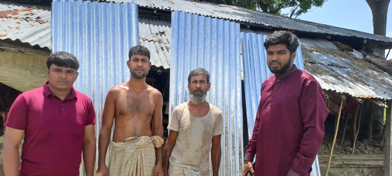 বাঁশখালীতে অসহায় পরিবারকে ঘর নির্মাণের সামগ্রী দিল আনোয়ারা ইঞ্জিনিয়ার্স এসোসিয়েশন