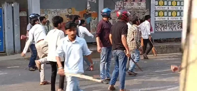 চট্টগ্রামে শিবির কর্মীর পায়ের গোড়ালি রামদার আঘাতে কেটে ফেলল ছাত্রদল